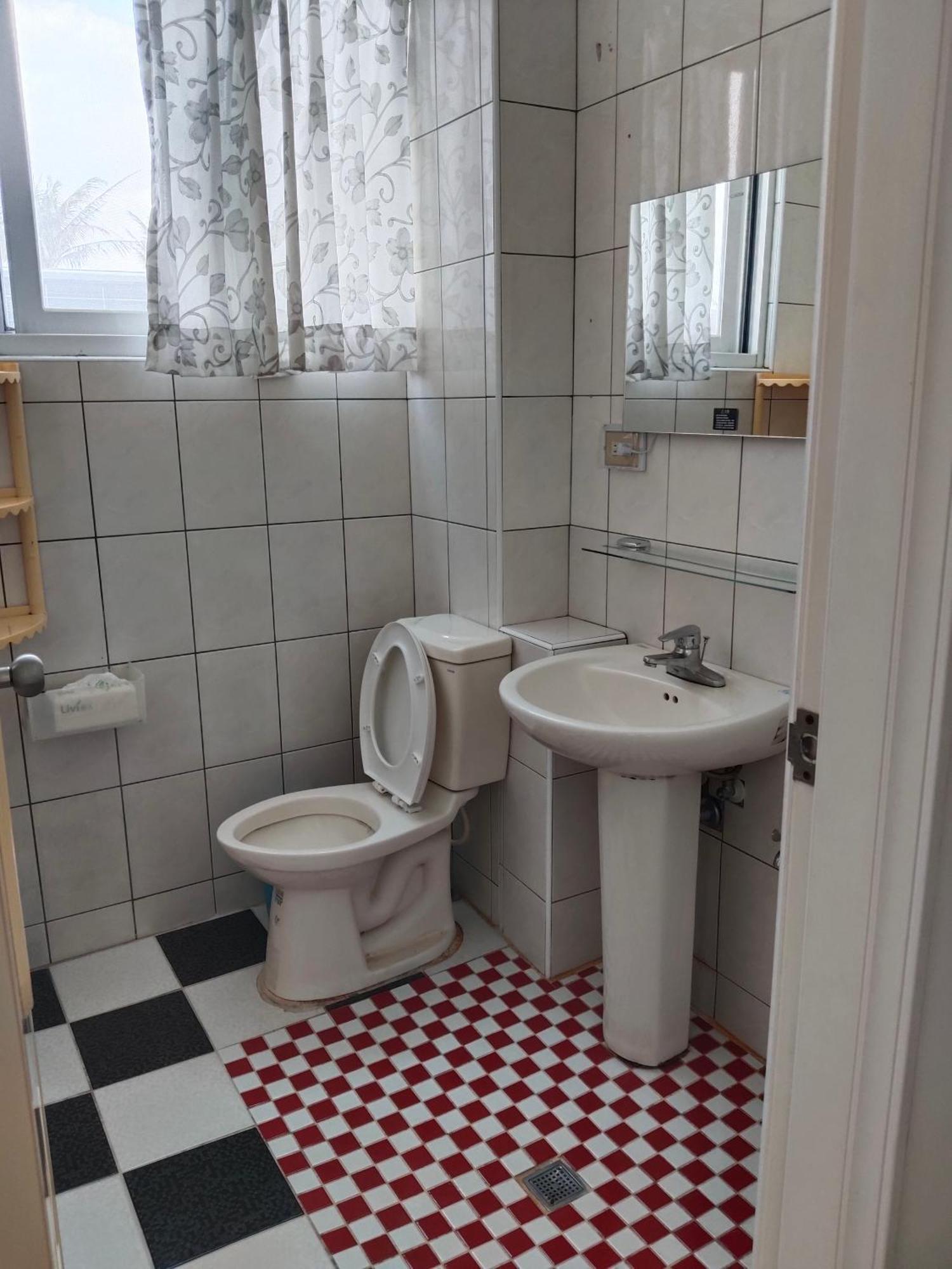 Caitlyn B&B T'ai-tung Exteriör bild